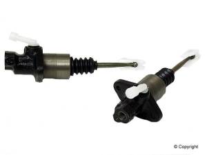 Clutch Master Cylinder (B4)